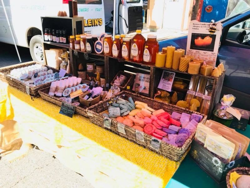 The Downtown Elgin Farmers Market Every Friday June 7 Oct. 4, 2019